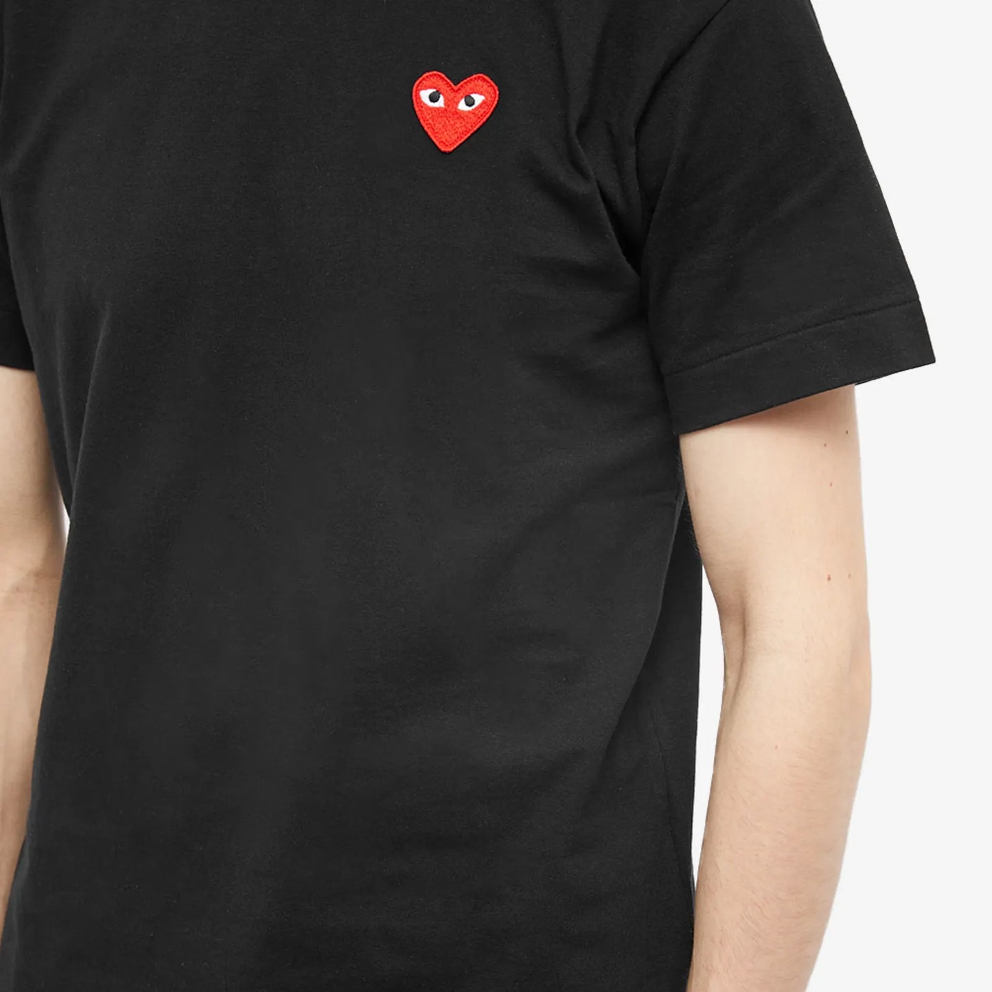 COMME DES GARCONS PLAY BASIC LOGO TEE BLACK & RED