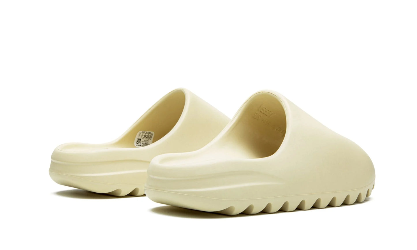 YEEZY SLIDE Bone