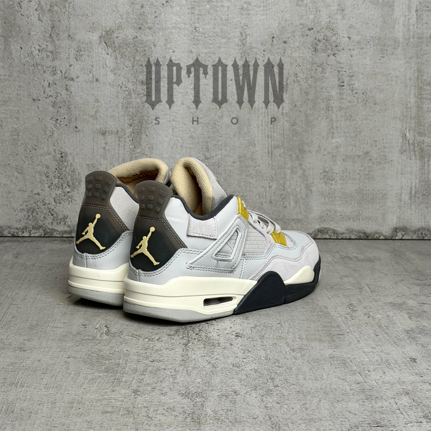 Air Jordan 4 Retro SE Craft in the "Photon Dust