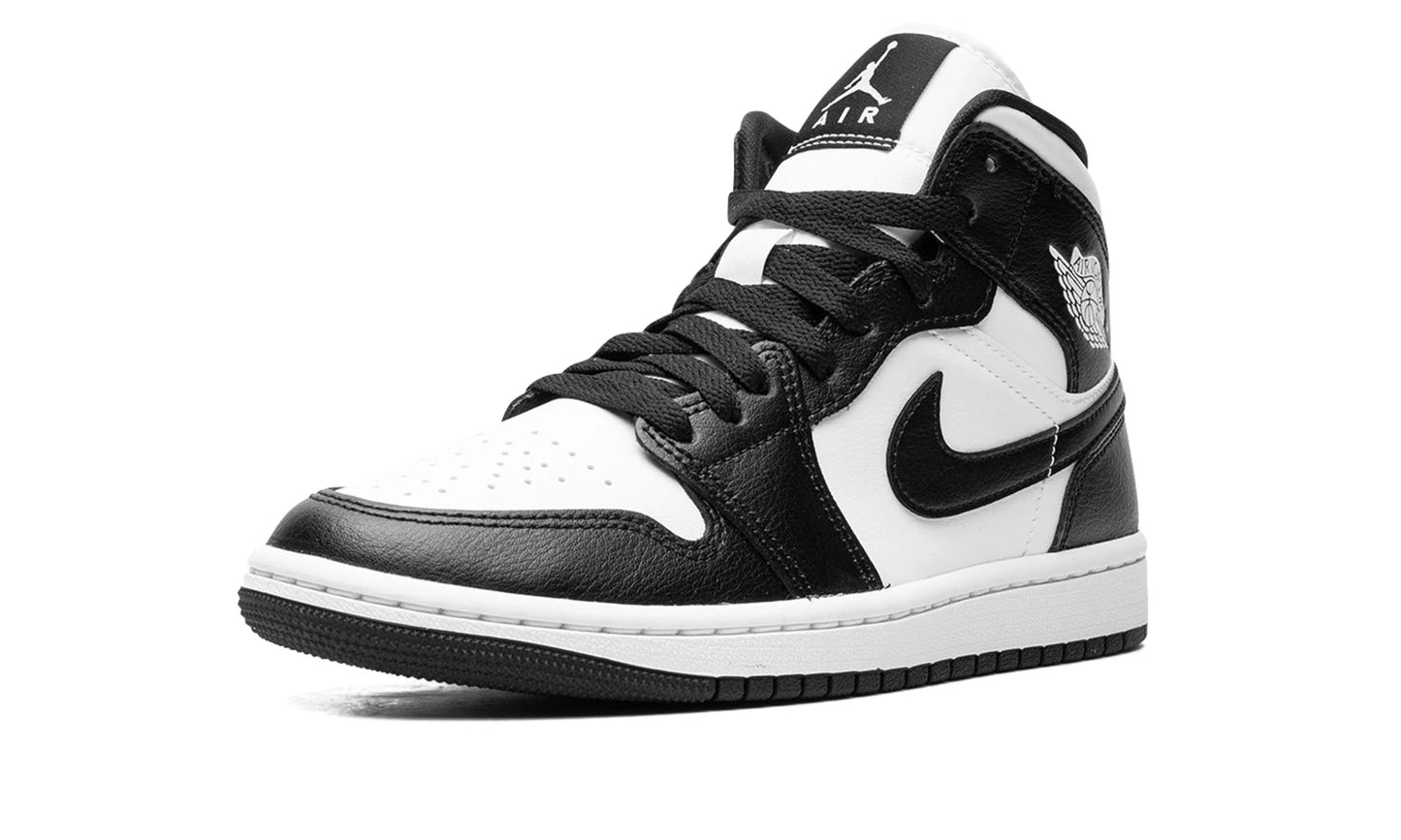 AIR JORDAN 1 MID MNS WMNS
"Panda"