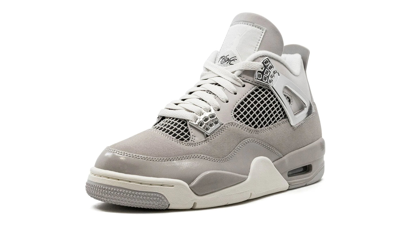 AIR JORDAN 4 WMNS
"Frozen Moments"