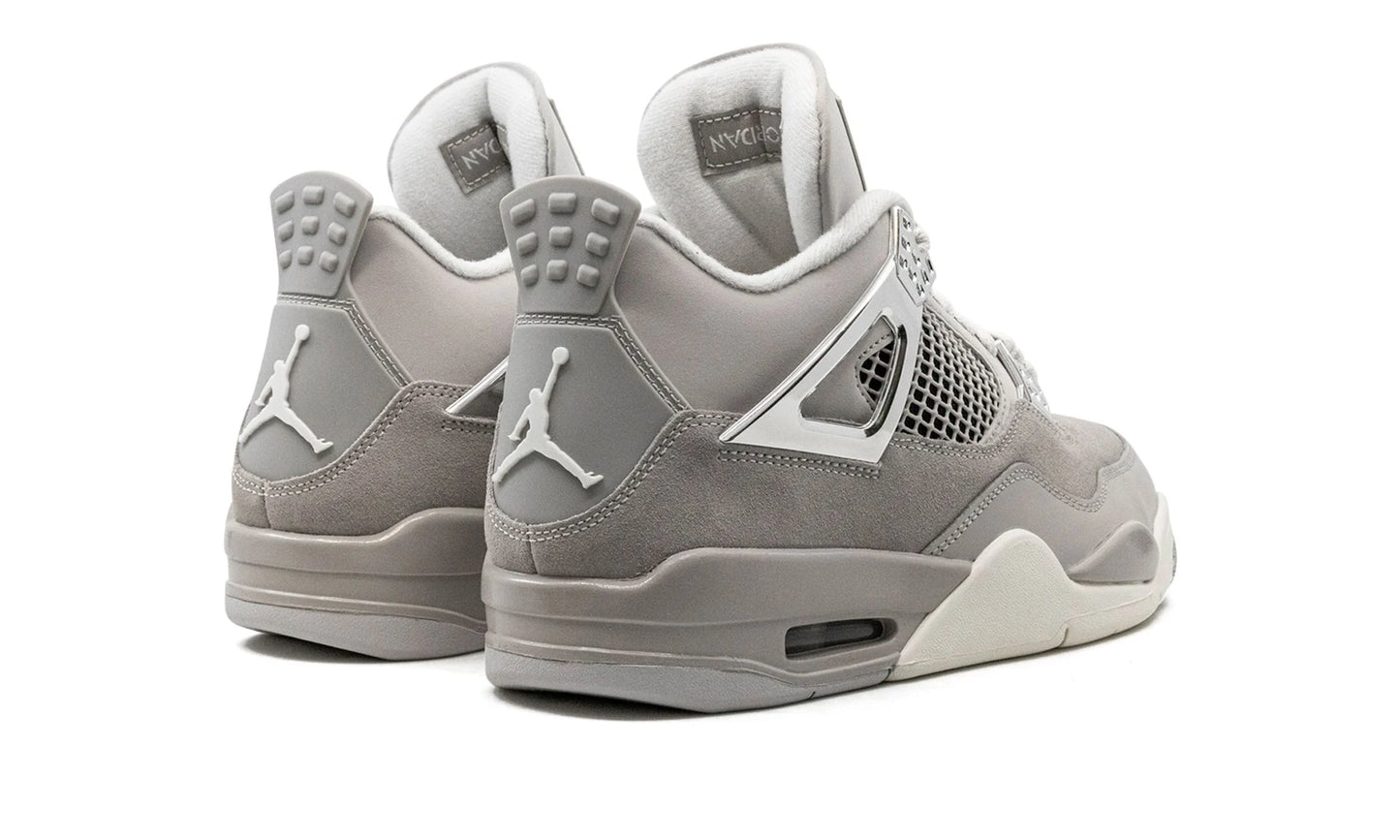 AIR JORDAN 4 WMNS
"Frozen Moments"