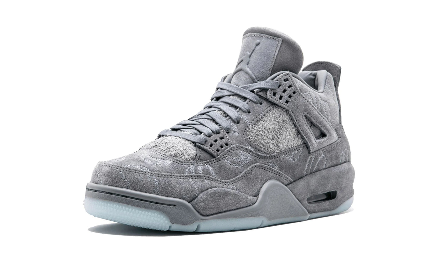 AIR JORDAN 4 RETRO KAWS
"KAWS"