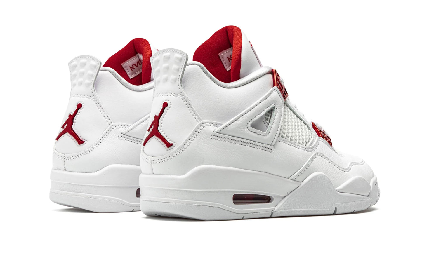 AIR JORDAN 4 RETRO
"Metallic Pack - University Red"