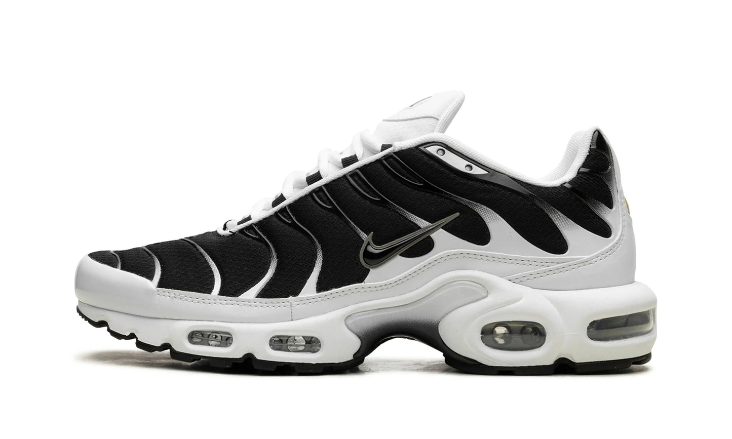 AIR MAX TN
"Black / White"