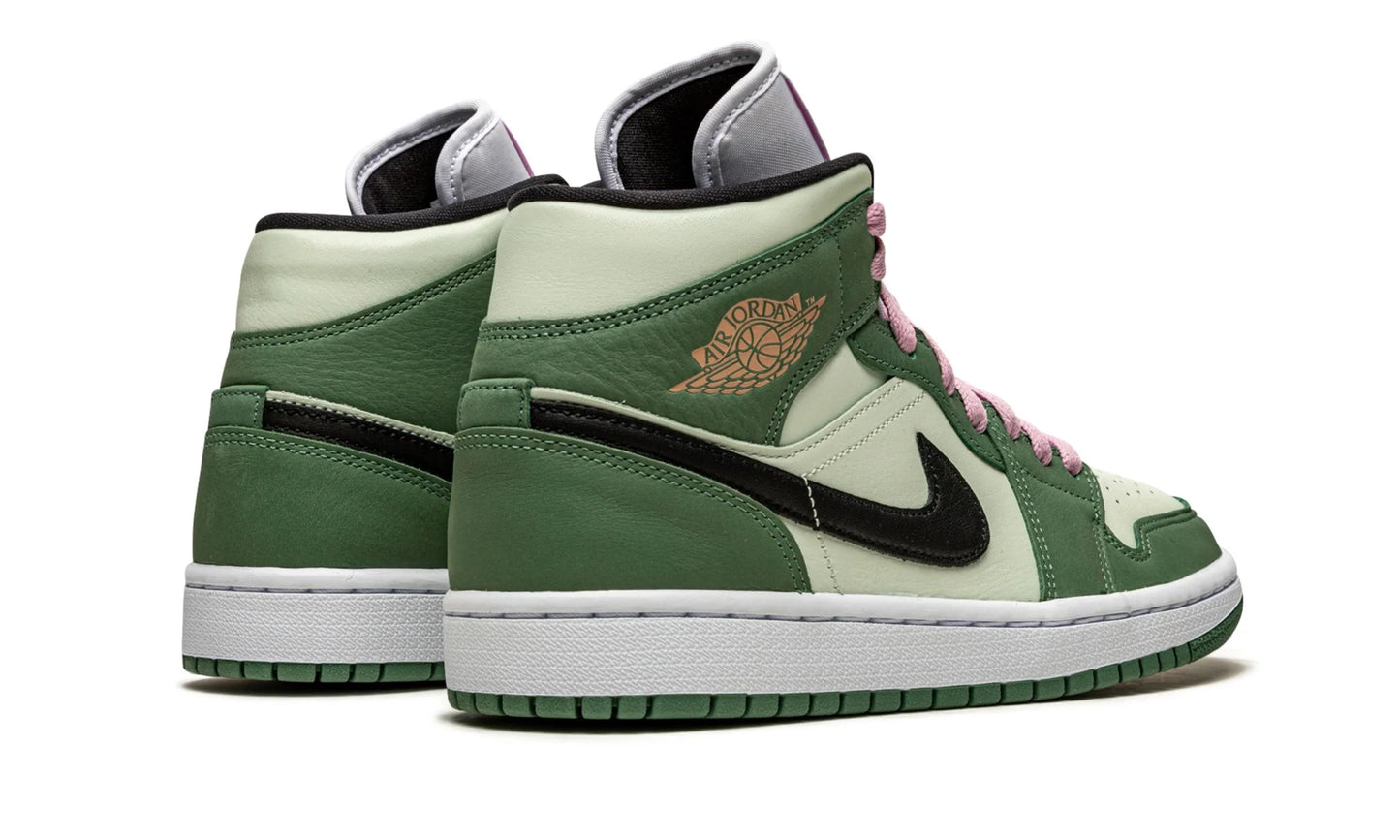 AIR JORDAN 1 MID SE MNS WMNS
"Dutch Green"