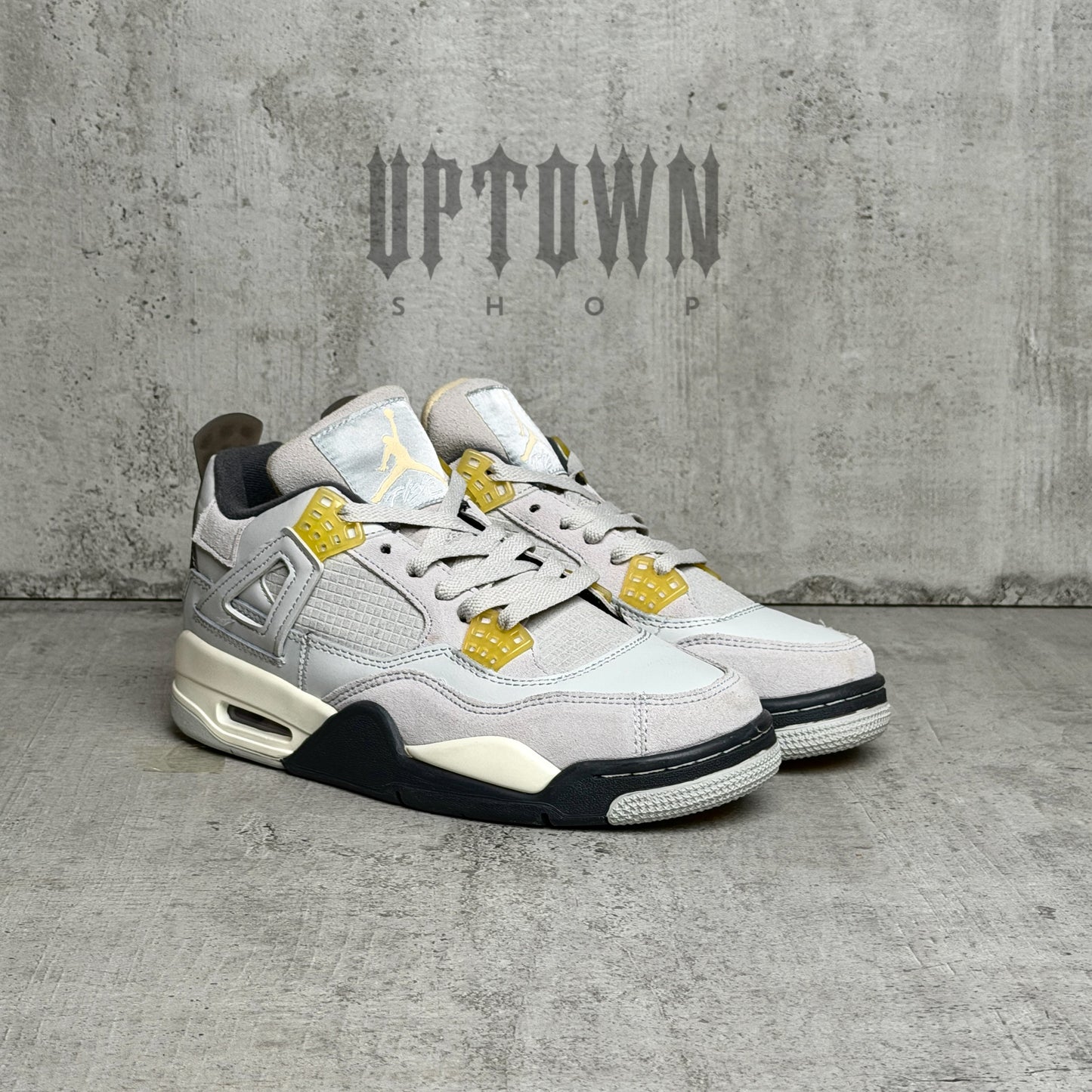 Air Jordan 4 Retro SE Craft in the "Photon Dust