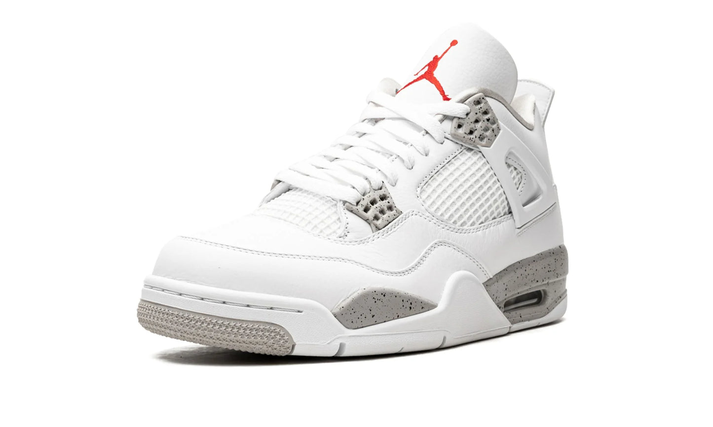 AIR JORDAN 4 RETRO
"White Oreo"