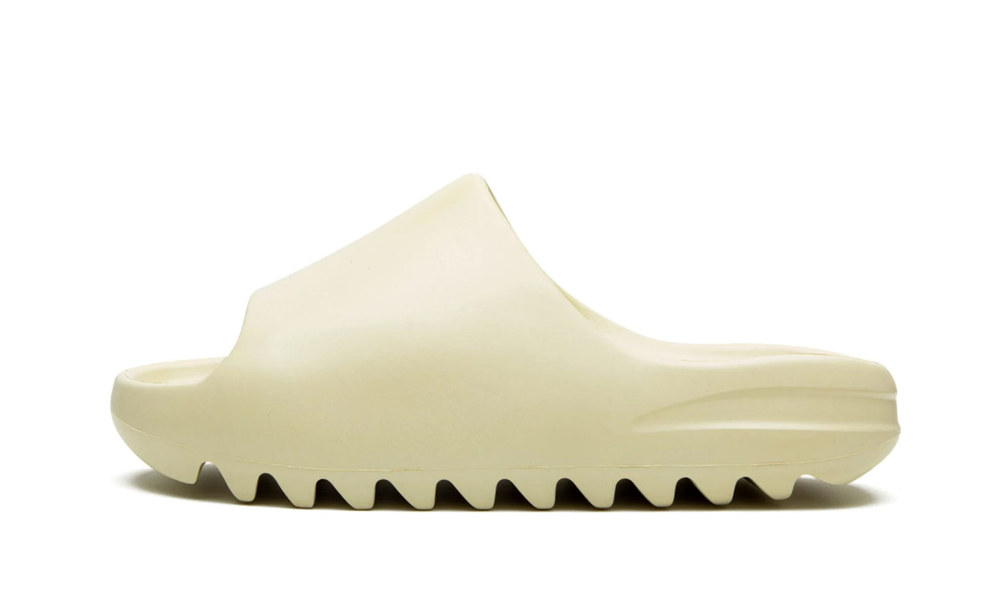 YEEZY SLIDE Bone