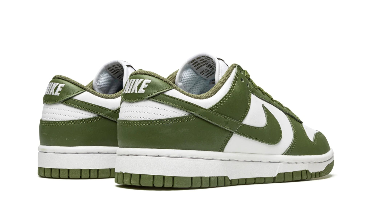 DUNK LOW
"Medium Olive"