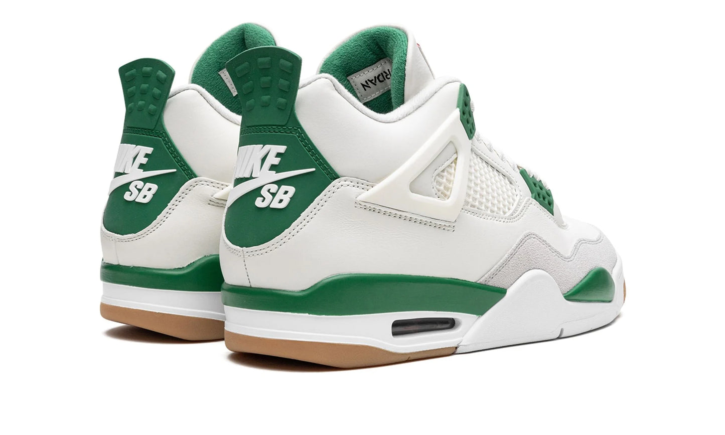 AIR JORDAN 4 RETRO SB
"Pine Green"