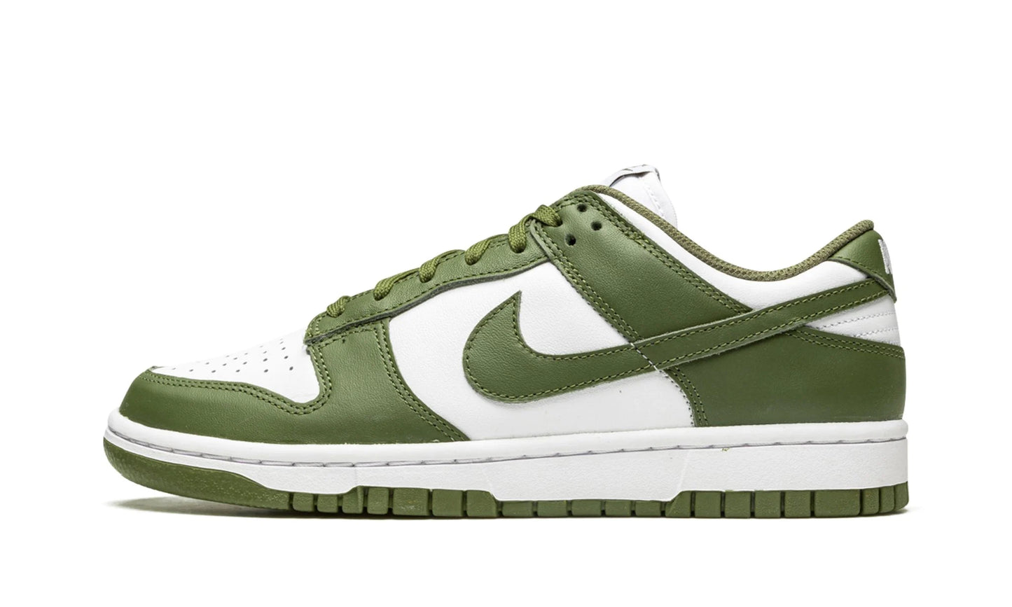 DUNK LOW
"Medium Olive"