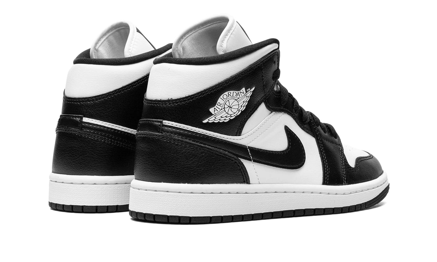 AIR JORDAN 1 MID MNS WMNS
"Panda"