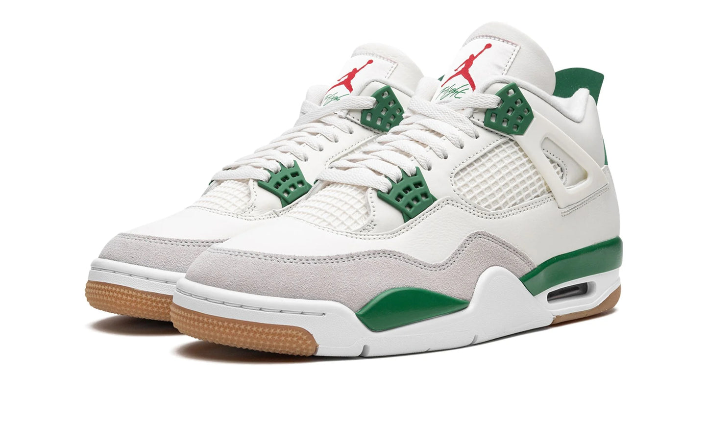 AIR JORDAN 4 RETRO SB
"Pine Green"