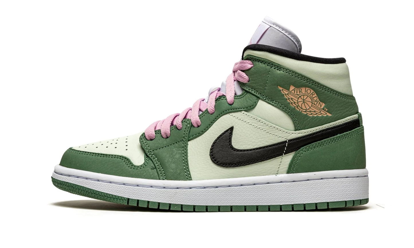 AIR JORDAN 1 MID SE MNS WMNS
"Dutch Green"