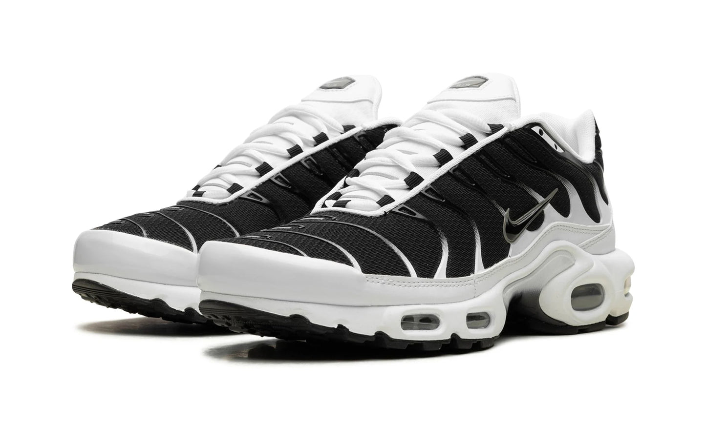 AIR MAX TN
"Black / White"