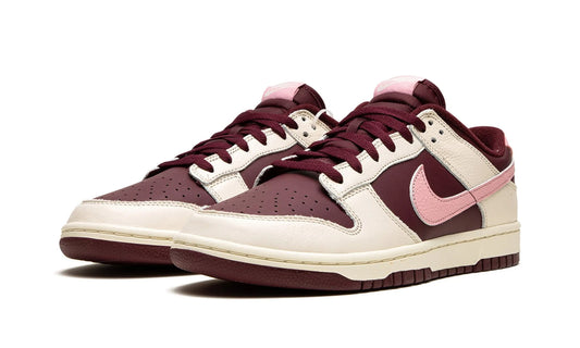 SB Dunk Valentines Day