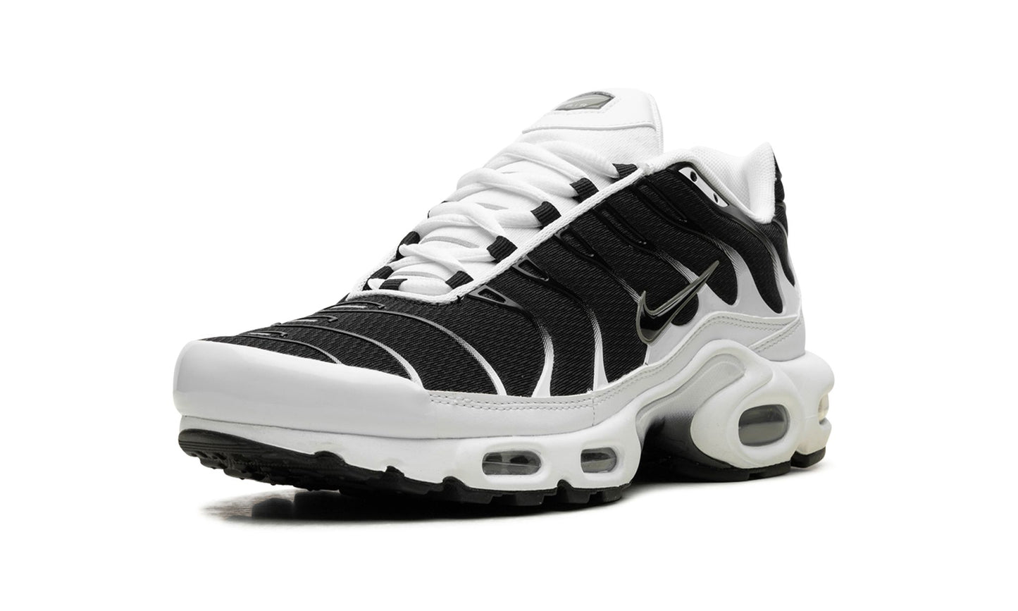 AIR MAX TN
"Black / White"